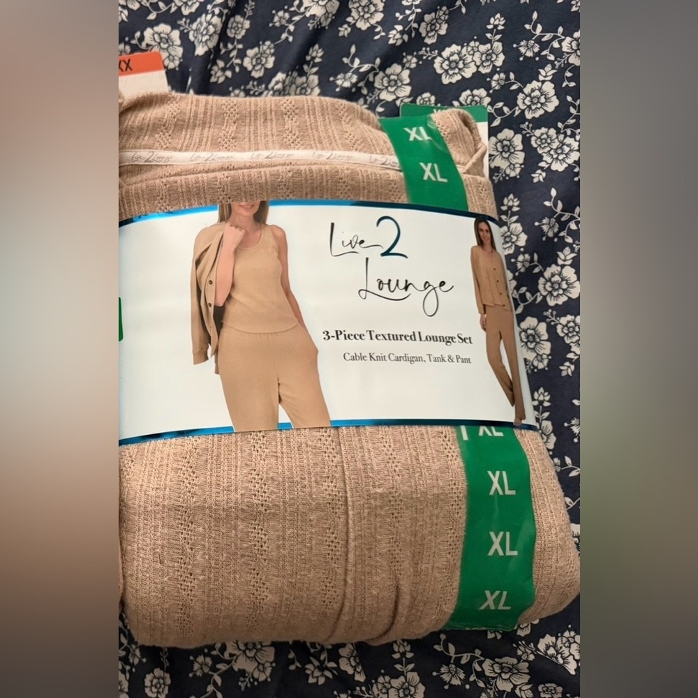 Women's Tan 3-Piece Textured Lounge Set